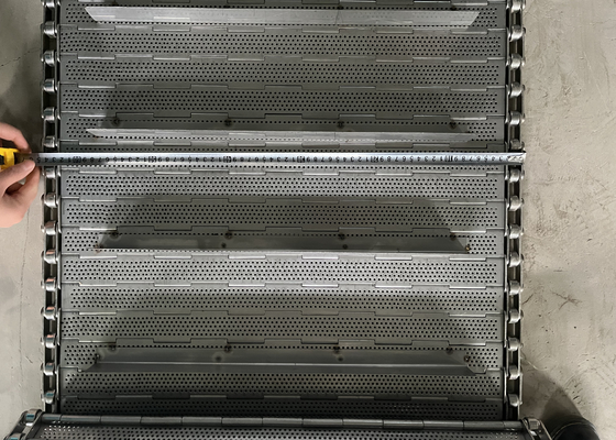 Un buon prezzo. Nastro trasportatore leggero di Grey Stainless Steel Plate Link con il deflettore in linea