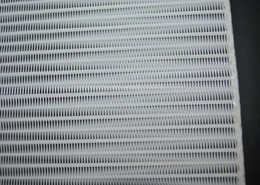 Un buon prezzo. Piccola maglia di spirale del poliestere del ciclo, maglia del nastro trasportatore per la fabbricazione di carta in linea