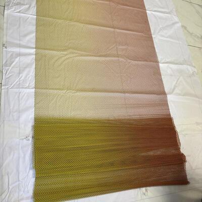 Un buon prezzo. Aluminium Chain Curtain Decorative Drapery Fabric Wire Mesh Coil Mesh Ceiling Curtain in linea