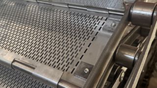 Nastro trasportatore in lamiera perforata con maglie a catena in acciaio inossidabile con foro