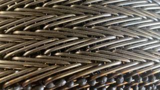 304 Trasportatore per prodotti da forno ad alta temperatura resistente al calore in metallo Rete metallica a spina di pesce Bisc
