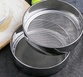 Un buon prezzo. Filtro dalla rete metallica dell'acciaio inossidabile con i setacci della maglia per filtrazione dei cereali in linea