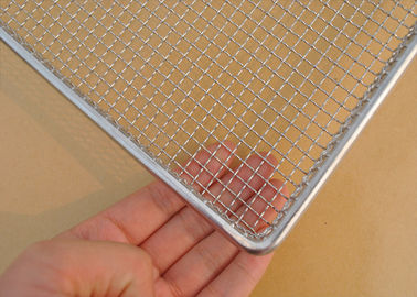 Un buon prezzo. Cesto metallico non tossico dell'acciaio inossidabile con i generi nella cucina in linea