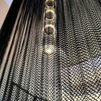 Un buon prezzo. Esempio personalizzazione Nero colore metallo rete di tenda per il ristorante lounge divisorio decorativo Chain Link Fence Mesh in linea
