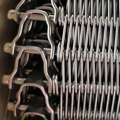 Tunnel di raffreddamento per pane alimentare Linea Nastro trasportatore a catena a rete per biscotti e biscotti