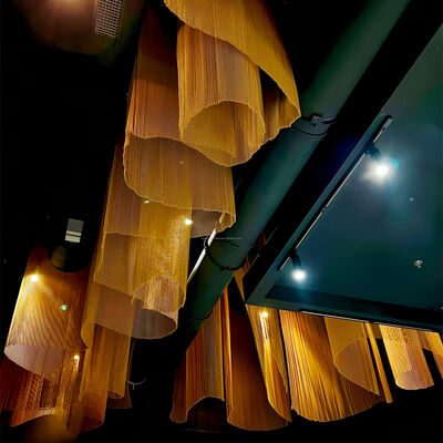 Un buon prezzo. Tenda da soffitto in alluminio Tenda a rete decorativa con rete metallica a catena di colore diverso in linea